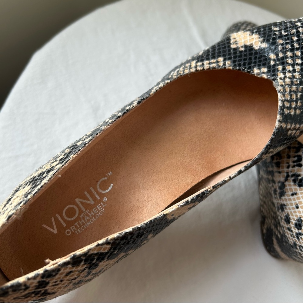 Vionic Snake-Print Wedge Pumps - Beige Black Size 7 - Picture 4 of 7